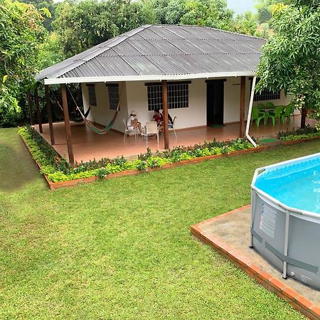 Готель Hostal Casa Jocolate Мінка Екстер'єр фото